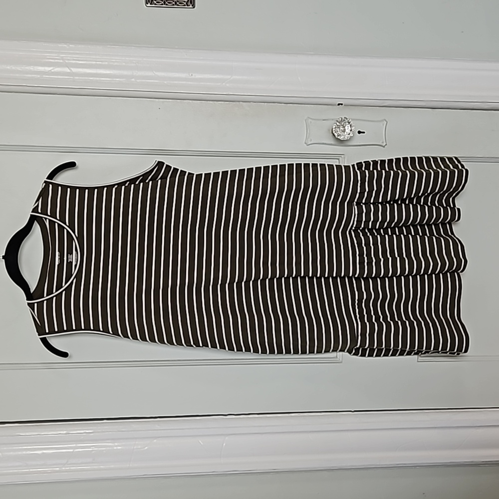 Sleeveless Dress with Pockets- L